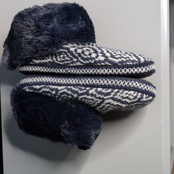 Muk Luks Melinda Womens Dark Sapphire Blue Bootie Slippers. NWOT - Picture 6 of 16